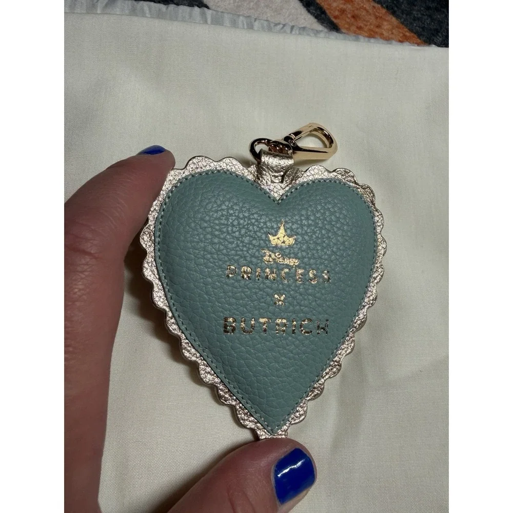 Butrich X Disney Princess Aladdin And Jasmine Heart Keychain NWOT
